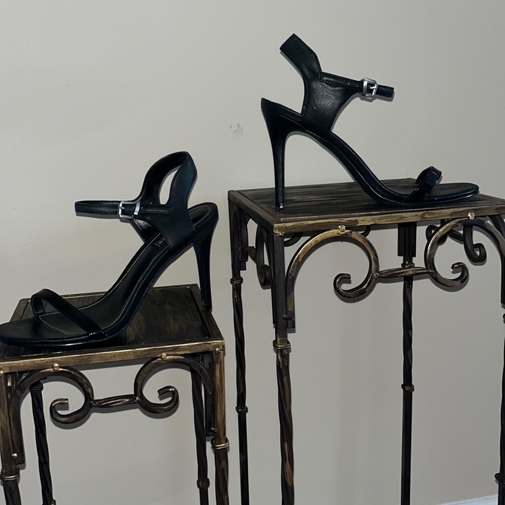Style By Charles Black faux leather and black patent Strappy Sandal size 8.5